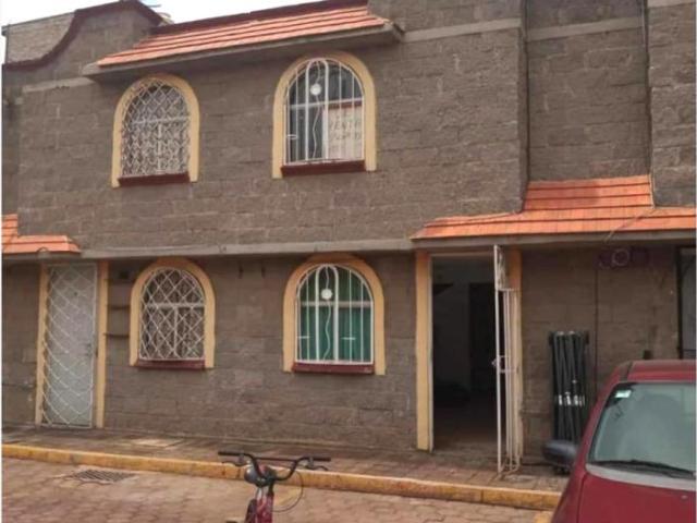 Casa en venta en Los Volcanes, Chalco, México