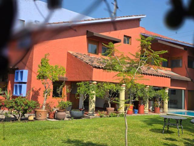 Casa en venta en los Apantles, zona Sumiya