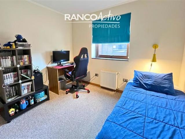Casa en venta en Los Arrayanes, Isla Teja Sur, 3 niveles | 4 dormitorios por 8998.00 en Valdivia