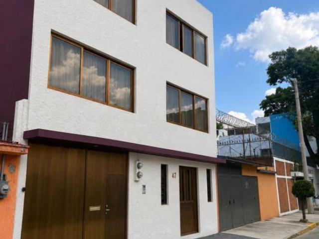 Casa en Venta en Los Cipreses, Coyoacán, Ciudad de México