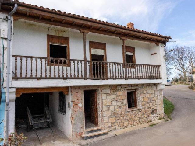 Casa en Venta en Los Corrales de Buelna