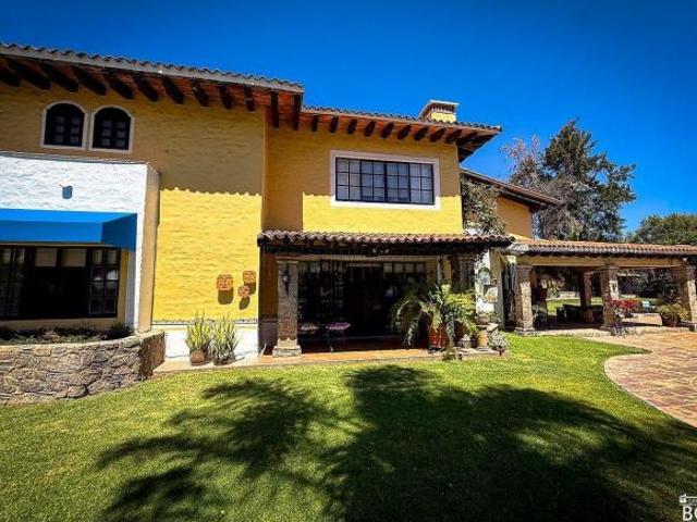 Casa en venta en Los Gavilanes con alberca