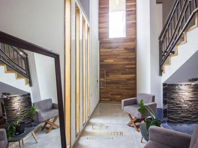 Casa en Venta en Los Gavilanes con Alberca