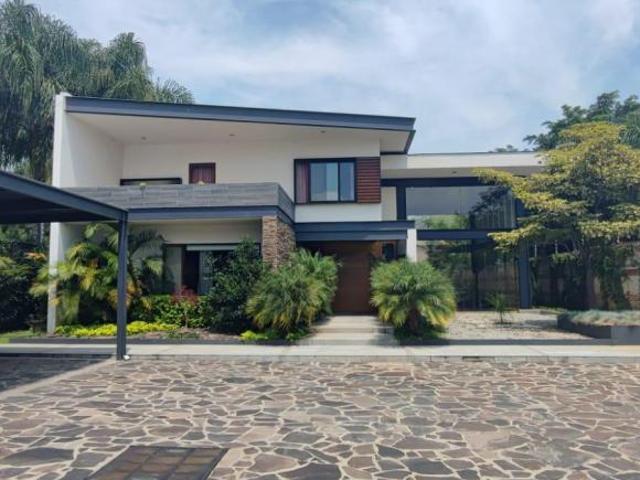 CASA EN VENTA EN LOS GAVILANES TLAJOMULCO DE ZÚÑIGA