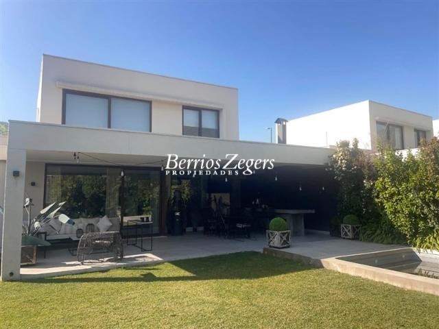 Casa en Venta en Los Maitenes 15600