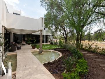 Casa en venta en Los Naranjos, León: Club de Golf, 3 niveles, excelente ubicación