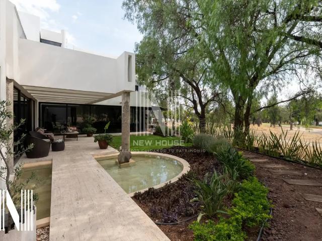 Casa en venta en Los Naranjos, León: Club de Golf, 3 niveles, excelente ubicación