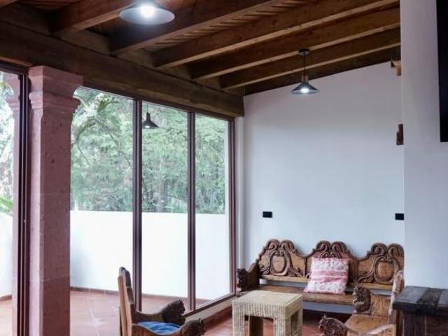 Casa en Venta en Los Nogales | 3 Recámaras, Salón Mirador y Cochera