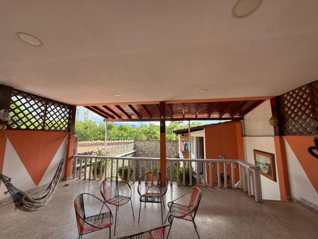Casa En Venta En Los Patios En Barrio Juana Paula V311001