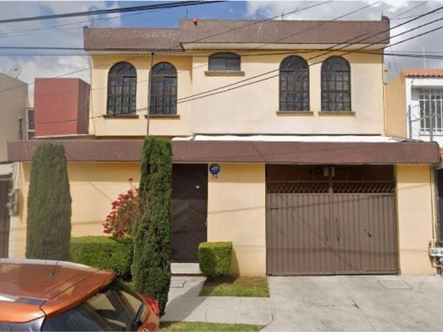 Casa en venta en Los Pilares, Metepec, México