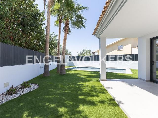 Casa en venta en Puçol, Alfinach Monasterios. Exclusiva villa reformada en la zona más tranquila de Alfinach. Casas.