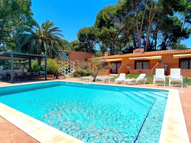 Casa en venta en Puçol, Alfinach Monasterios. PROPIEDAD DE 8.000 m CON 4 ALOJAMIENTOS INDEPENDIENTES A 10 MINUTOS DE LAS PLAYAS. Casas.