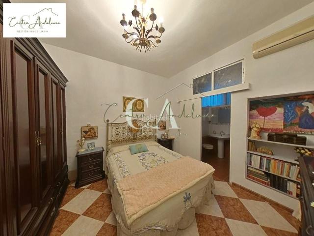 Casa en venta en Puente Genil. VIVIENDA CENTRICA DE PLANTA BAJA. Casas Puente.
