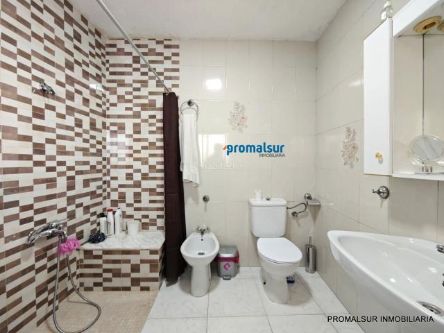 Casa en venta en Puente Genil. Casa en venta en Puente Genil, 4 dormitorios. Casas Puente.