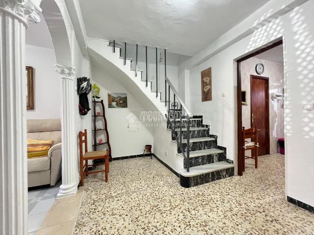 Casa en venta en Puente Genil. Casa en venta en Puente genil. Casas Puente.