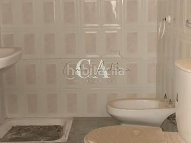 Casa en venta en Puente Genil. casa para derribo. Casas Puente.