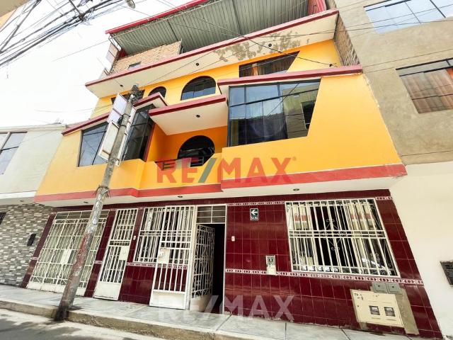 ¡Casa En Venta En Puente Piedra! ✨