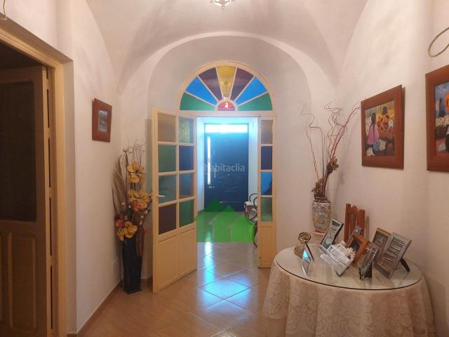 Casa en venta en Puebla de la Calzada. C1018 VENTA DE CASA SEÑORIAL EN PLANTA BAJA CON DOBLADO, ENORME PATIO. PUEBLA DE LA CALZADA. Casas Puebla de la.