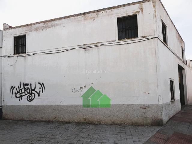 Casa en venta en Puebla de la Calzada. C1074 VENTA DE VIVIENDA SEÑORIAL CON AMPLIA NAVE EN EL CENTRO DE PUEBLA DE LA CALZADA. Casas Puebla de la.