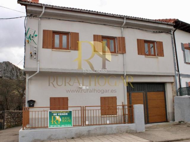 Casa en venta en Puebla de Lillo. PUEBLA DE LILLO Casa en la montaña para entrar a vivir!. Casas Puebla de.