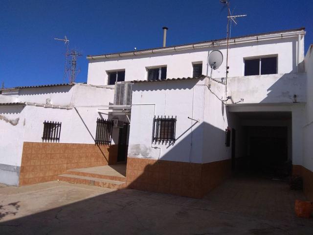 Casa en venta en Puebla de Sancho Pérez. Piso en bruto más local. Amplio. Para terminar. Casas Puebla de Sancho.