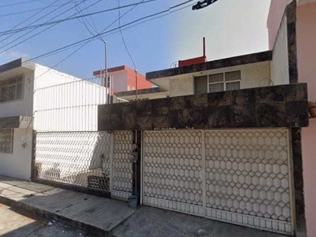 Casa en venta en Puebla, Malintzi: Oportunidad habitacional con amplio terreno
