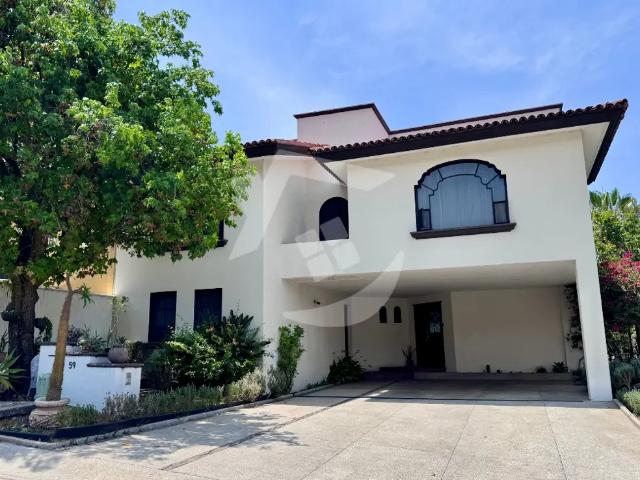 Casa en venta en Puerta de Hierro