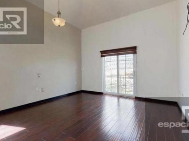 CASA EN VENTA EN PUERTA DE HIERRO CON RECAMARA EN PLANTA BAJA