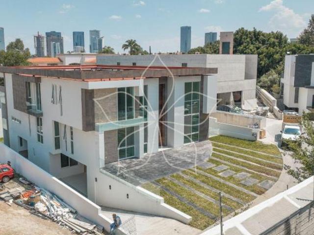 CASA EN VENTA EN PUERTA DE HIERRO, ZONA ANDARES, ZAPOPAN