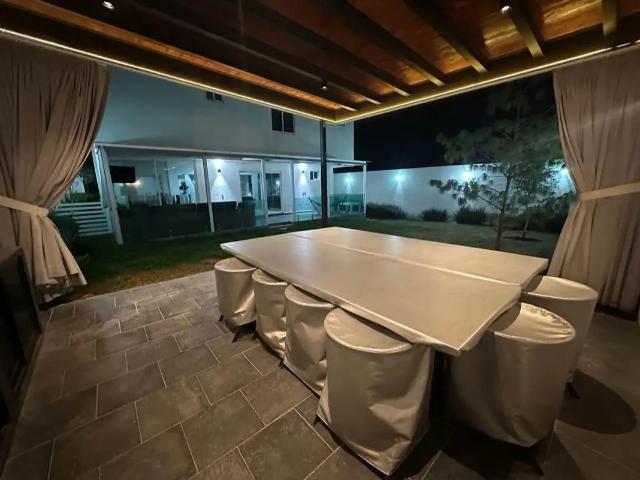 Casa en Venta en Puerta de Lago en Lomas de Comanjilla con 4 Rec?maras