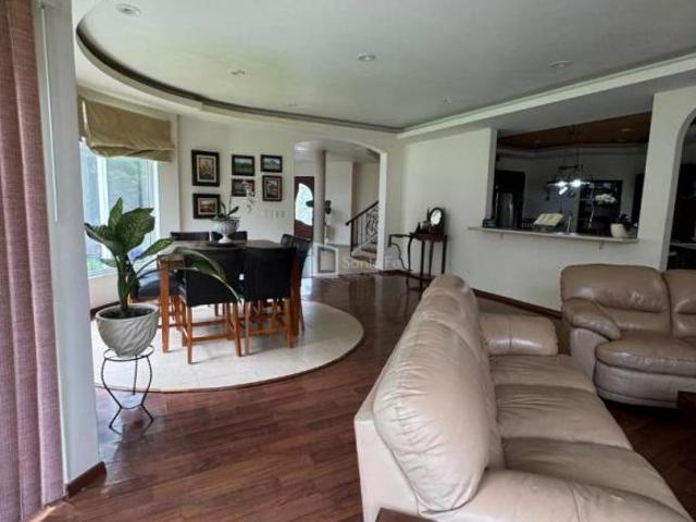 Casa en Venta en Puerta del Carmen con Jardin y Terraza Cercana a Lerma