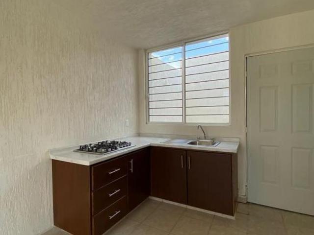 CASA EN VENTA EN PUERTO VALLARTA JALISCO DE 2 PISOS EN COTO CON ALBERCA