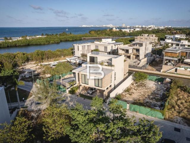 Casa En Venta En Puerto Canc?n