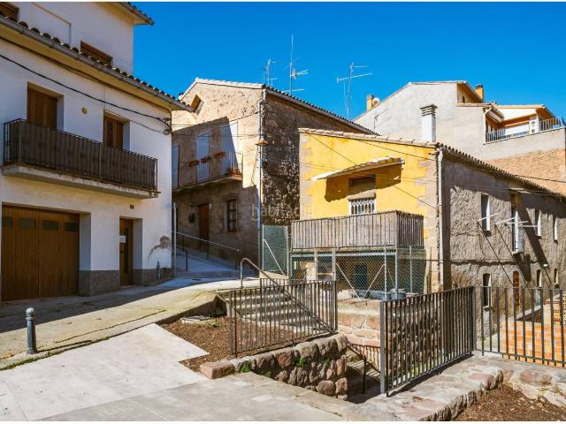 Casa en venta en Puig reig. OPORTUNIDAD 2 PISOS PARA REFORMAR EN PUIGREIG. Casas.