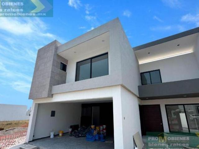 CASA EN VENTA EN PUNTA TIBURON
