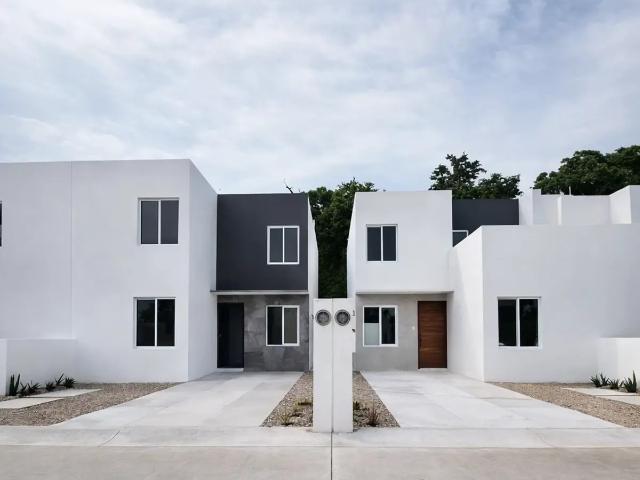 Casa en Venta en Punto Mar Residencial, Manzanillo | 4 Recámaras, Alberca y Seguridad 24/7 | Desde $