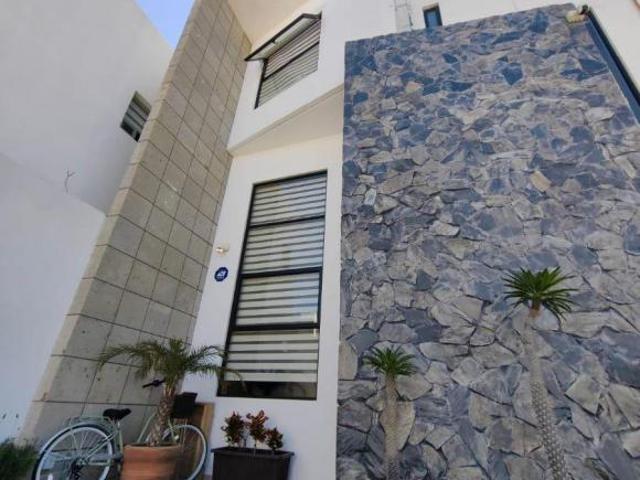 CASA EN VENTA PACHUCA CON 4 RECAMARAS EN PRIVADA