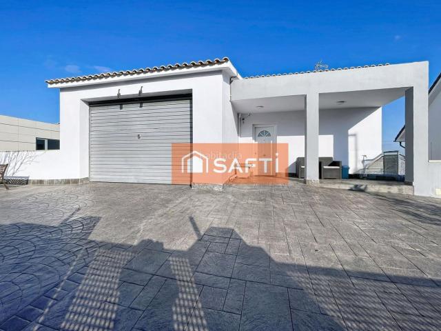 Casa en venta en Pacs del Penedès. Casas Pacs del.