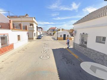 Casa en venta en Palma del Río. Casa en subasta en Avenida Santa Ana, 1 dormitorio. Casas Palma del.