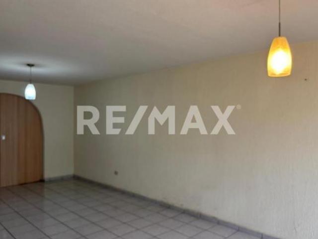 CASA EN VENTA EN PALMARES 4