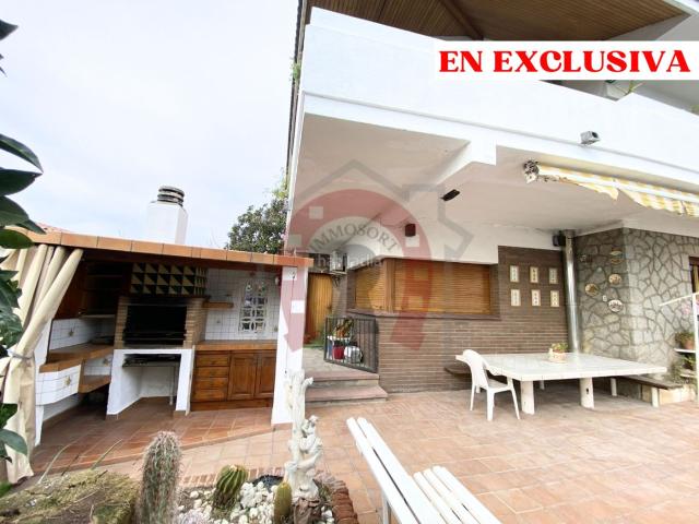Casa en venta en Palau solità i Plegamans. EXCLUSIVA CASA CON PISCINA Y GRAN POTENCIAL EN CAN FALGUERA. Casas Palau solità i.