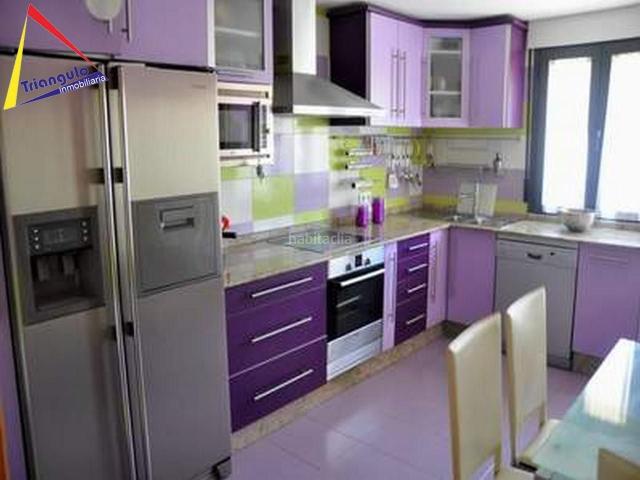 Casa en venta en Palazuelos de Eresma. Chalet individual, en muy buen estado de conservación, memoria de calidades de1ª, amplias estancias con garaje para dos coches. Casas Palazuelos de.