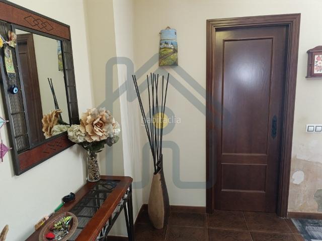 Casa en venta en Palacios y Villafranca Los. CASA CON LOCAL. Casas Palacios y Villafranca.