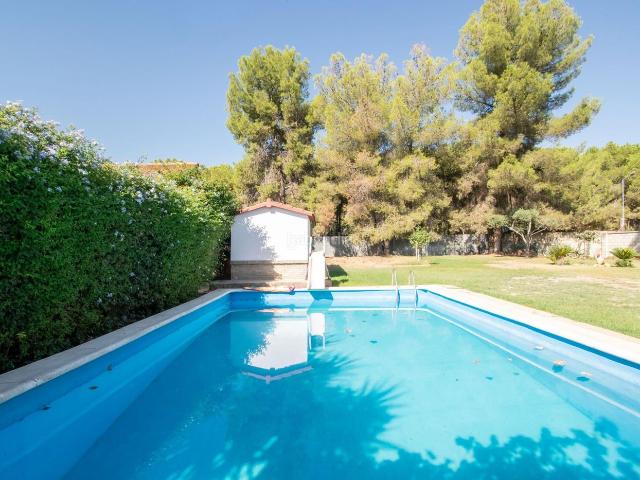 Casa en venta en Palacios y Villafranca Los. Casa de una planta en amplia gran parcela en Urbanización El Cuzco. Casas Palacios y Villafranca.