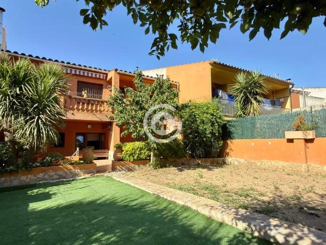 Casa en venta en Palafrugell, La Punxa Costa Brava. AMPLIA VIVIENDA CON JARDÍN, GARAJE A UN PASO DEL CENTRO DE PALAFRUGELL. Casas.