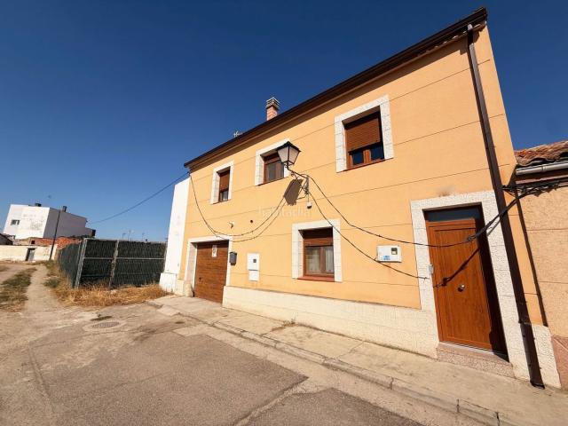 Casa en venta en Palencia, El Cristo. Casa en venta en El Cristo, 4 dormitorios. Casas.