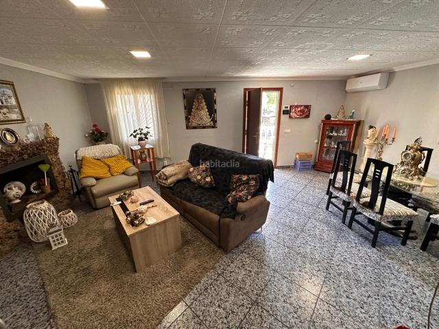 Casa en venta en Pallaresos Els. Casa en venta en Els Pallaresos con gran terreno y múltiples posibilidades. Casas Pallaresos.