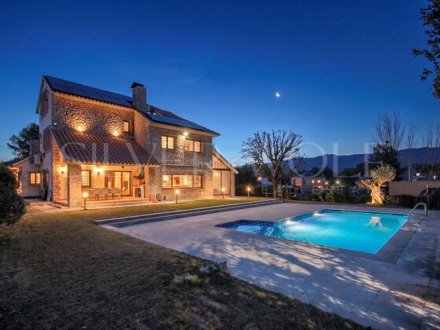 Casa en venta en Pallejà. SOFISTICADA Y FUNCIONAL. Casas.