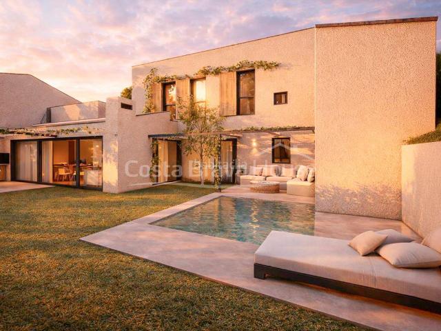 Casa en venta en Pals, Els Masos de Pals Costa Brava. Casa adosada de obra nueva en venta en Els Masos de Pals con 4 dormitorios, piscina privada y garaje. Casas.