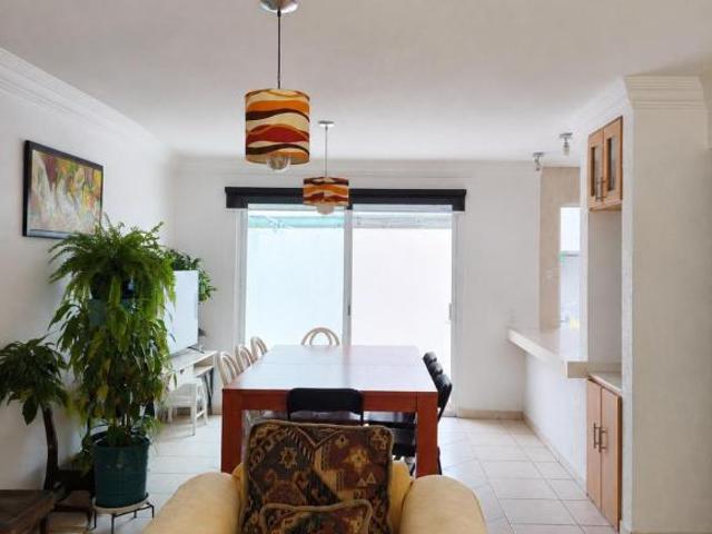 Casa en venta en Paseo de Amsterdam, Tejeda. Corregidora